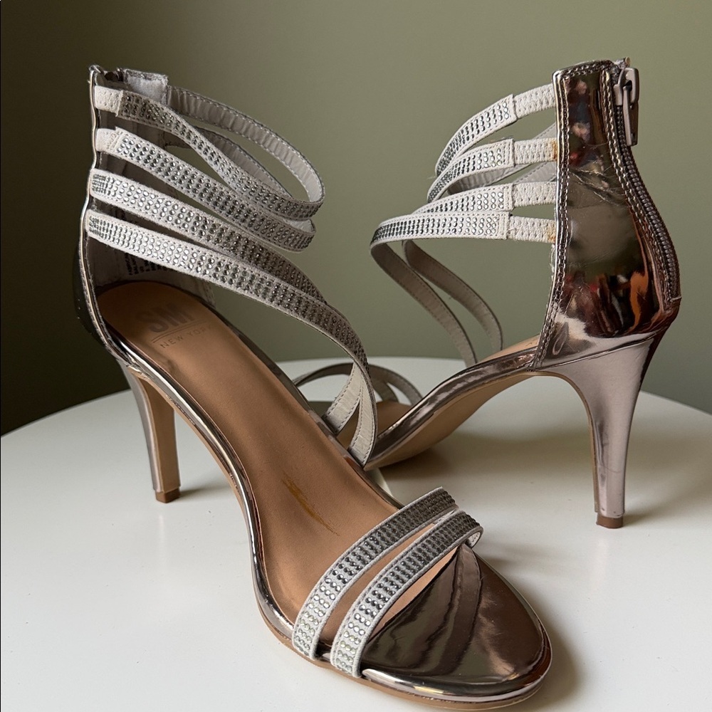 SM New York Silver metallic & rhinestone Gwenna 4” heels Wedding Prom HOCO Sexy